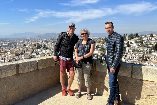 PREMIUM 2 Hour Alhambra and Generalife Tour + tickets - Stop 5: Carlos V Palace and the Renaissance Shift After the Reconquest