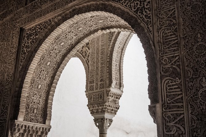 Private 3-hour Alhambra tour with tickets - Entering the Alhambra fast: skip-the-line tickets and mobile entry