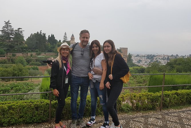 Private Alhambra Highlights Tour Including the Nasrid Palaces - Palace of Carlos V and Alcazaba: viewpoints and the later layers
