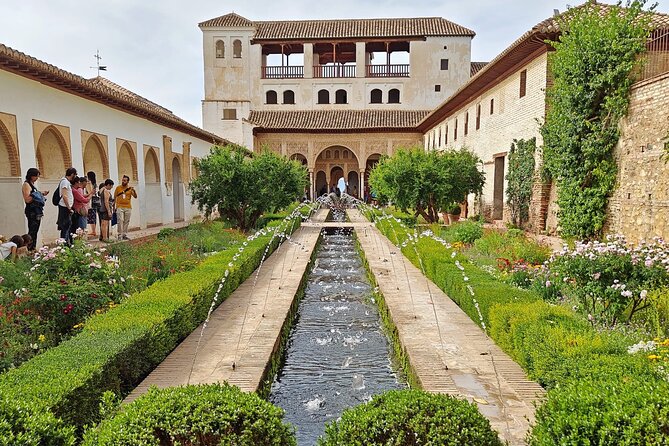 Private excursion to the Alhambra and Generalife - From the Medina to Charles V: Why Carlos V Matters