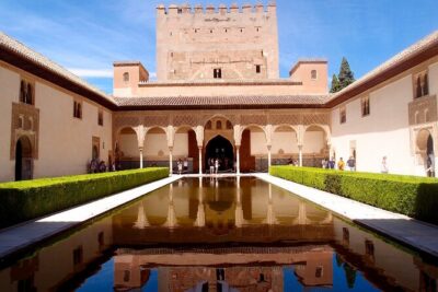 Private Tour Alhambra, Generalife and Nasrid Palaces - Alcazaba viewpoints: turning fort walls into real understanding