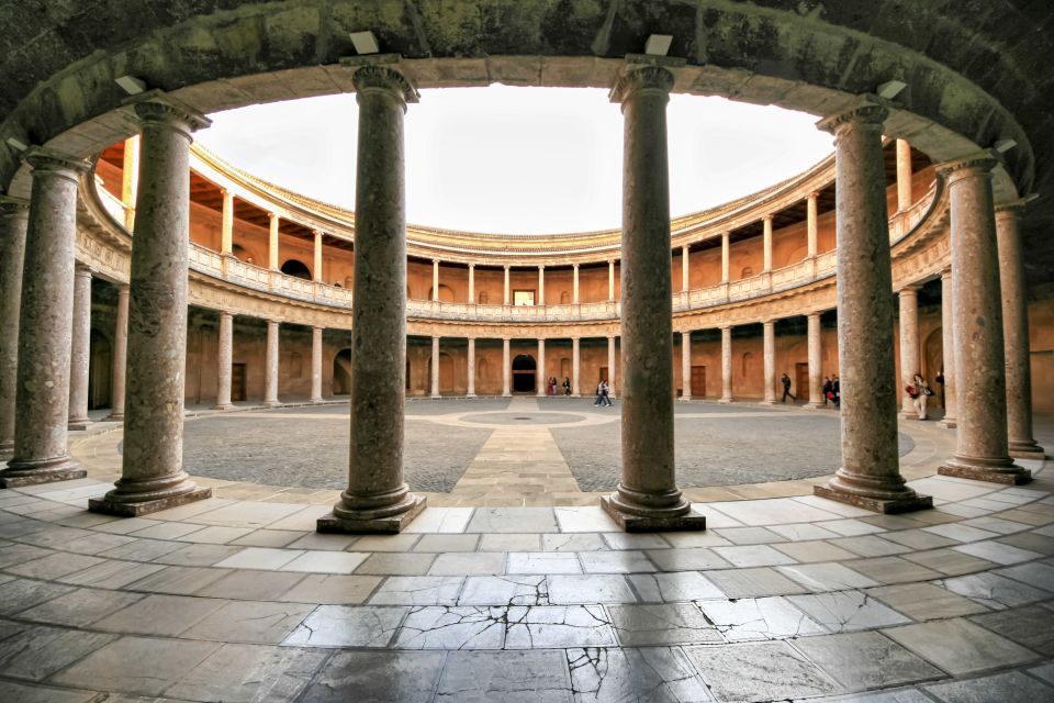 Private tour in all complete complex of Alhambra with ticket - The Flow Through the Four Big Areas