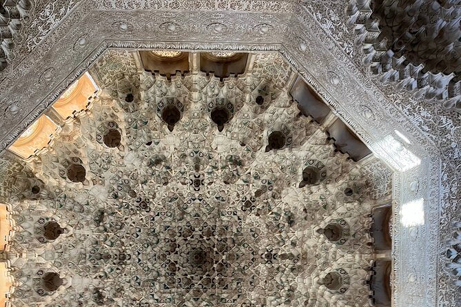 Private Tour in the Alhambra : buy your tickets and book your tour - A private Alhambra route that doesn’t waste your time