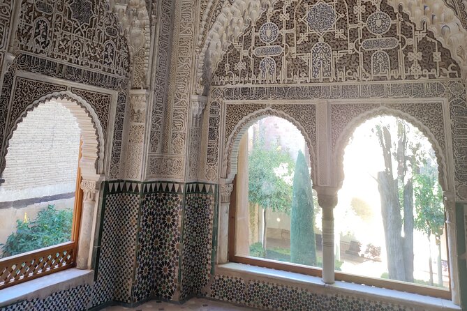 Private Tour of the Alhambra - Crossing toward the royal palace axis