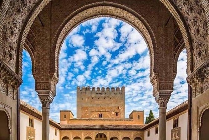 Private Tour to The Alhambra and Generalife from Motril port - Carlos V and the Catholic counterpoint inside a Muslim setting