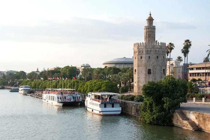 Sevilla Full-Day trip from Granada - The scenic drive and how the history gets framed