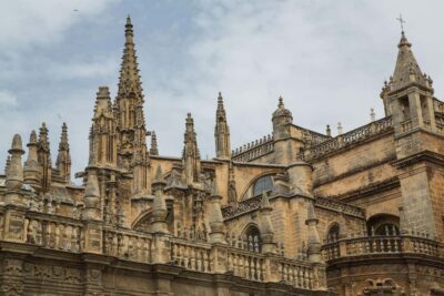 Sevilla Full-Day trip from Granada - Meeting at Discovering Spain and setting off