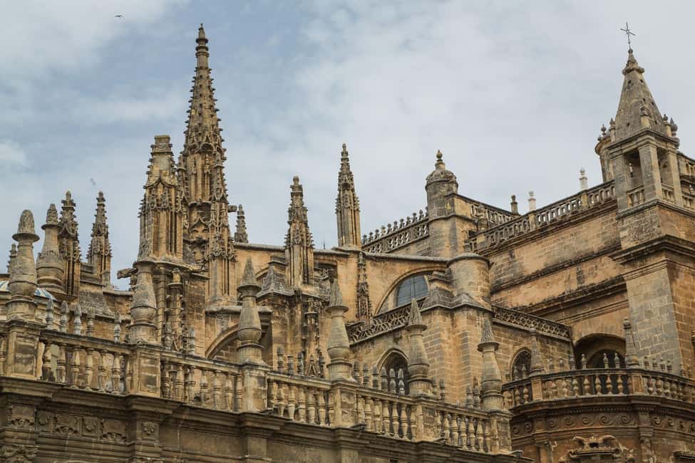 Sevilla Full-Day trip from Granada - Meeting at Discovering Spain and setting off
