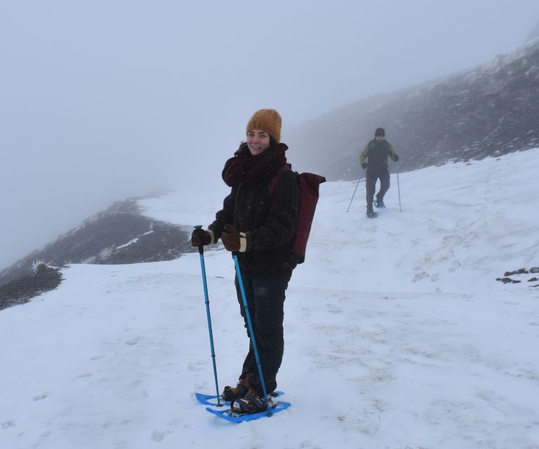 Sierra Nevada: Snowshoe Hiking Tour - The guide: pacing, safety, and photo help