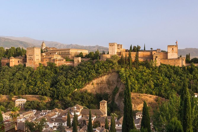 Skip the Line Alhambra Guided Tour - Stop 1: Alcazaba, Nasrid Palaces, and the “What Am I Looking At?” Moment