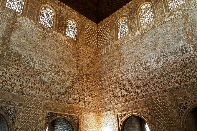 Skip the line: Alhambra Palace and Generalife Gardens Private Guided Tour - Entering The Alhambra Without Losing Your Morning