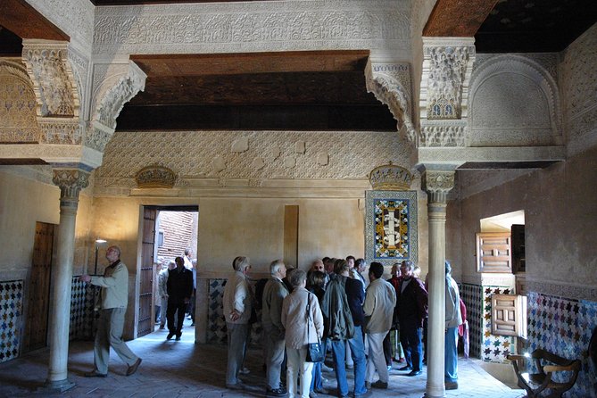 Skip the line: Alhambra Palace and Generalife Gardens Private Guided Tour - Generalife Gardens: The Calm Finish That Still Has Purpose