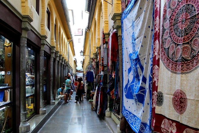 Stroll through Granada: historic center and Albayzín - Key highlights at a glance