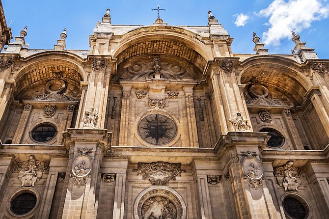 Stroll through Granada: historic center and Albayzín - Two hours in Granada: the best way to get your bearings