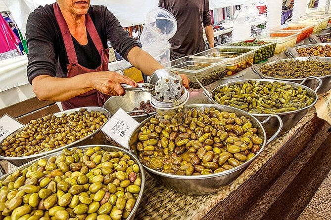True Taste of Granada Old Town & Albaicin Tapas Tour - Granada Cathedral while you pass: short story, big context